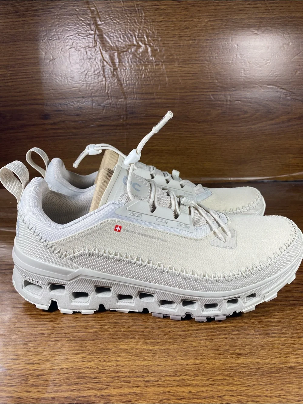 ON Cloud Women's Cloudaway 2 in Sand/Ice size 8 - Picture 2 of 9